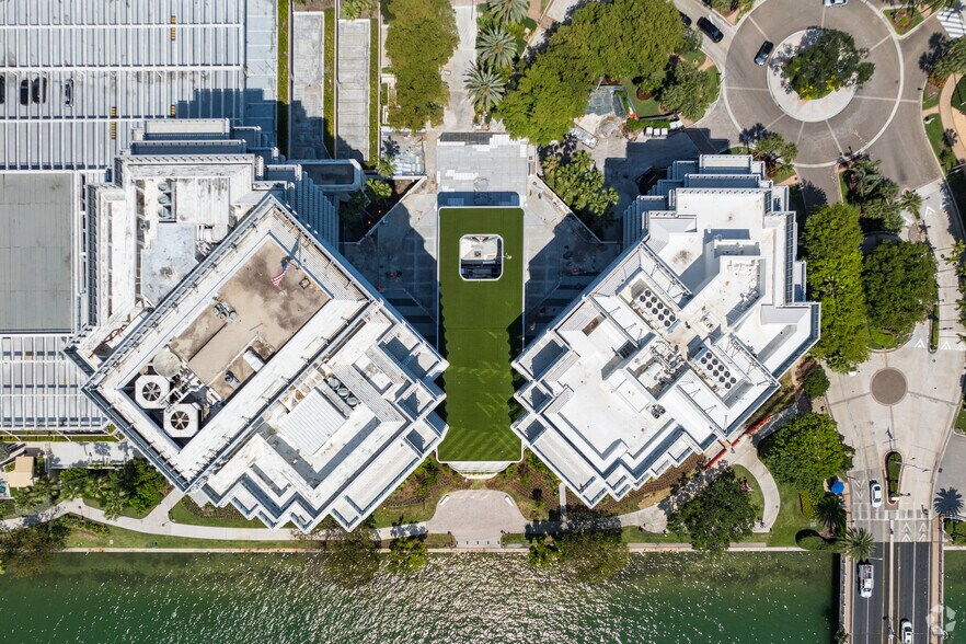 More Photos Of 601 Brickell Key Dr, Miami Office For Lease