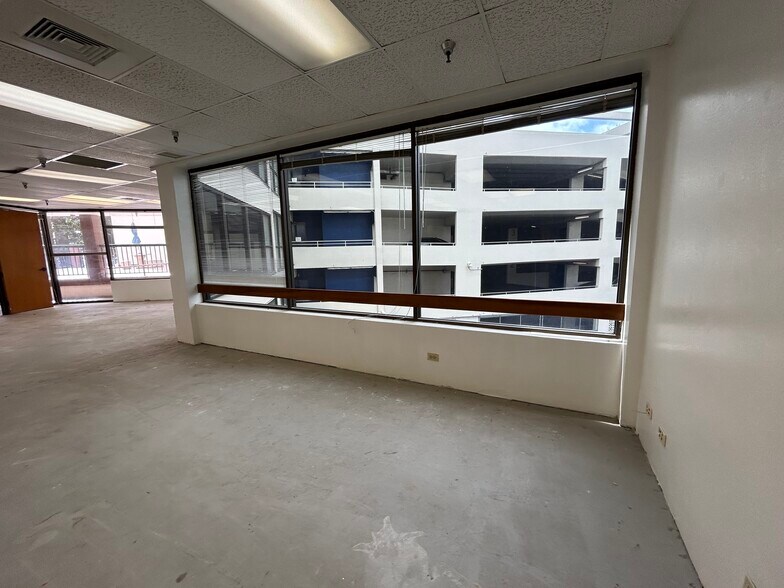 More Photos Of 444 Hobron Ln, Honolulu Coworking Space