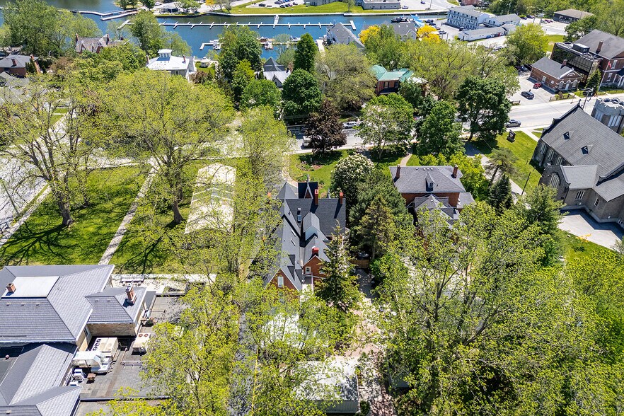More Photos Of 343 Main St E, Picton Hotel For Sale