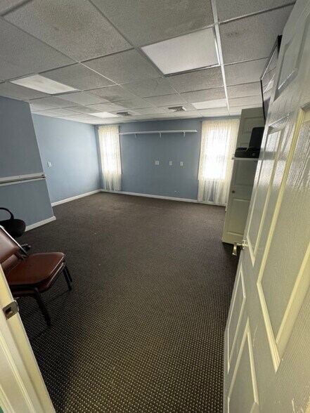 More Photos Of 4401 Park Blvd, Wildwood Freestanding For Lease