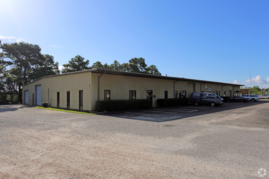 Primary Photo Of 901 Butler Dr, Mobile Light Distribution For Lease