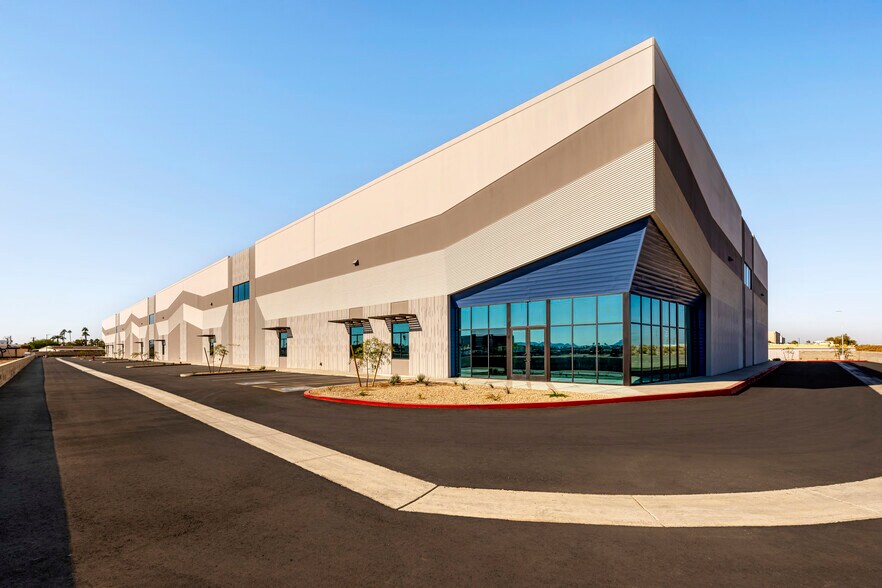 More Photos Of 725 N Eliseo C. Felix Jr Way, Avondale Warehouse For Lease