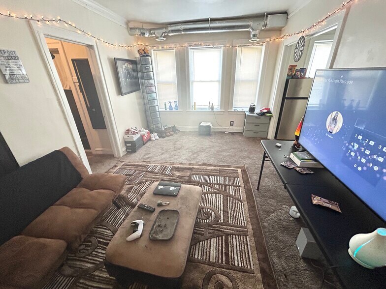 More Photos Of 353 E 79th St, Chicago Storefront Retail Residential For Sale