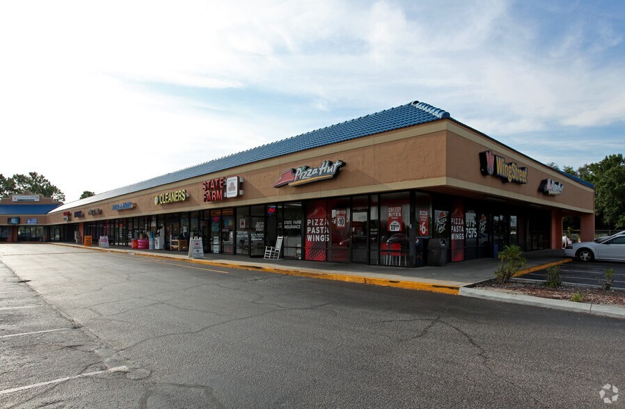 Primary Photo Of 10000-10042 University Blvd, Orlando General Retail For Lease