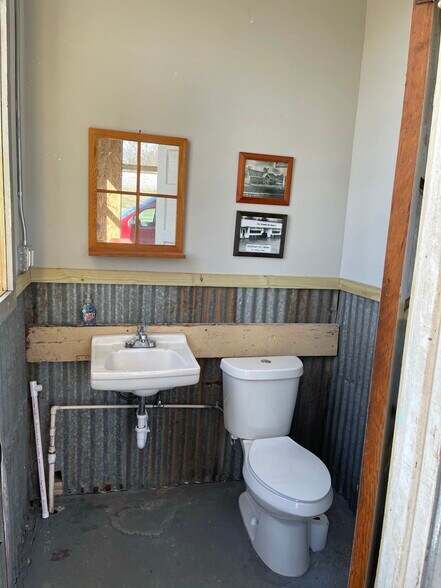 More Photos Of 538 W Atlanta St SE, Marietta Auto Repair For Lease