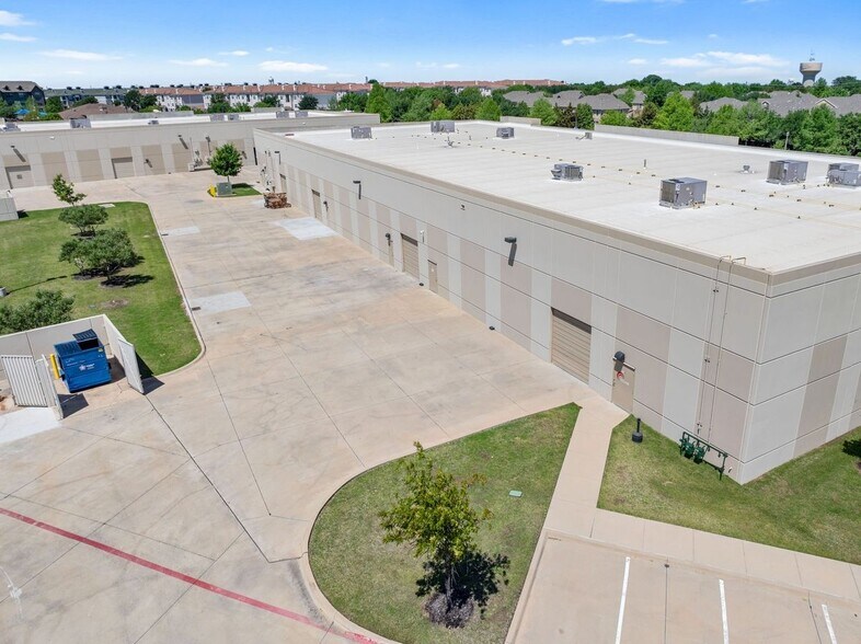 More Photos Of 5830 Crescent Dr, The Colony Flex For Sale