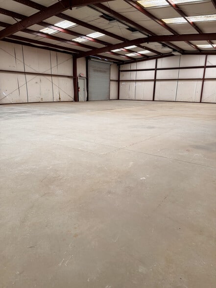 More Photos Of 204 Stalnaker Ave, Warner Robins Industrial For Lease