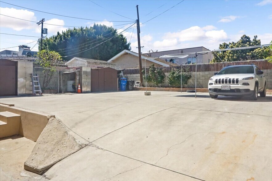 More Photos Of 1427-1431 S Pacific Ave, San Pedro Storefront Retail Office For Sale