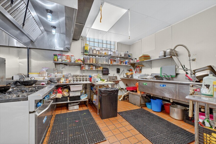 More Photos Of 4 Oscawana Lake Rd, Putnam Valley Supermarket For Sale