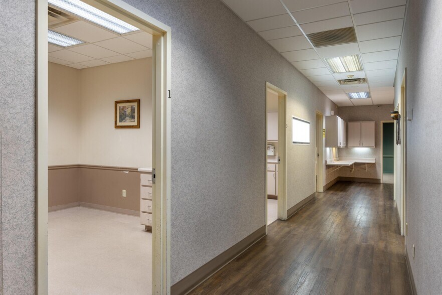 More Photos Of 1494 Stuart Rd NE, Cleveland Medical For Lease