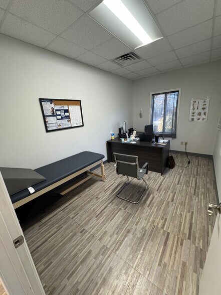 More Photos Of 1324 Belmont Ave, Salisbury Medical For Sale