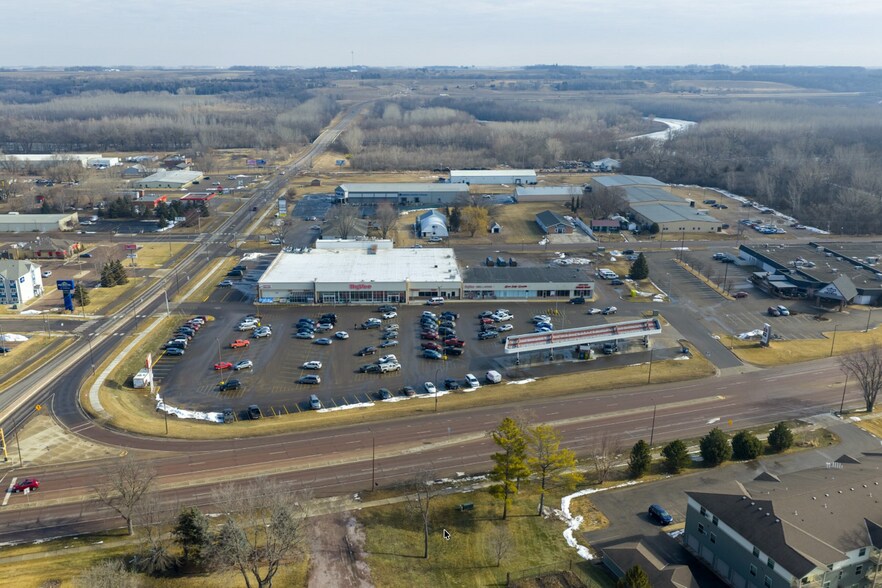 More Photos Of 2025 S Broadway St, New Ulm Freestanding For Lease
