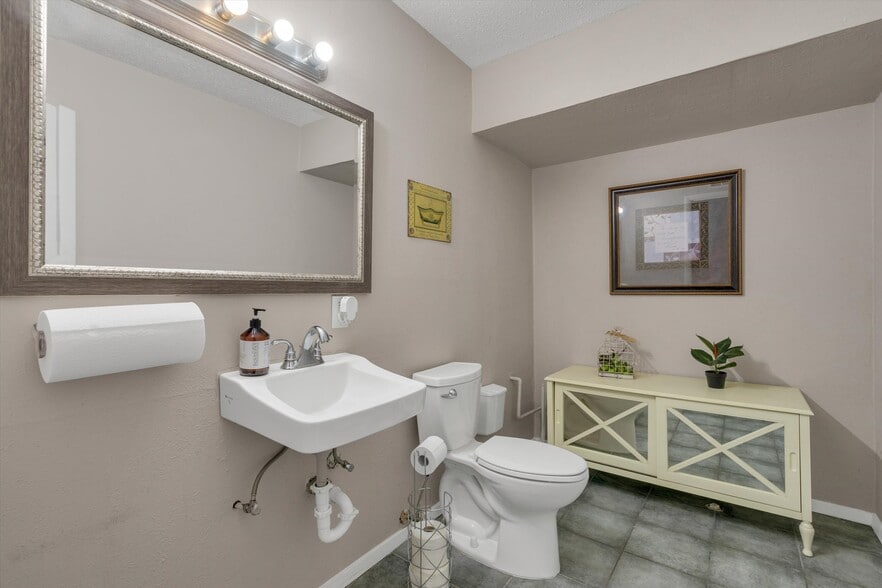 More Photos Of 4005 Rufe Snow Dr, North Richland Hills Medical For Sale