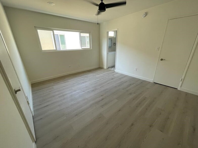 More Photos Of 553 N Flores St, Los Angeles Apartments For Sale