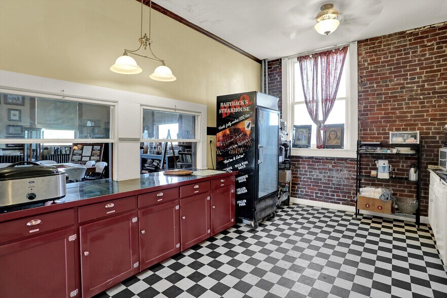 More Photos Of 111 S Walnut St, Edinburgh Theater Concert Hall For Sale