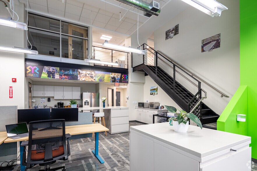 More Photos Of 109 S Warren St, Syracuse Office Residential For Lease