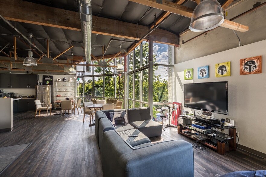 More Photos Of 2236 Rutherford Rd, Carlsbad Research And Development For Lease