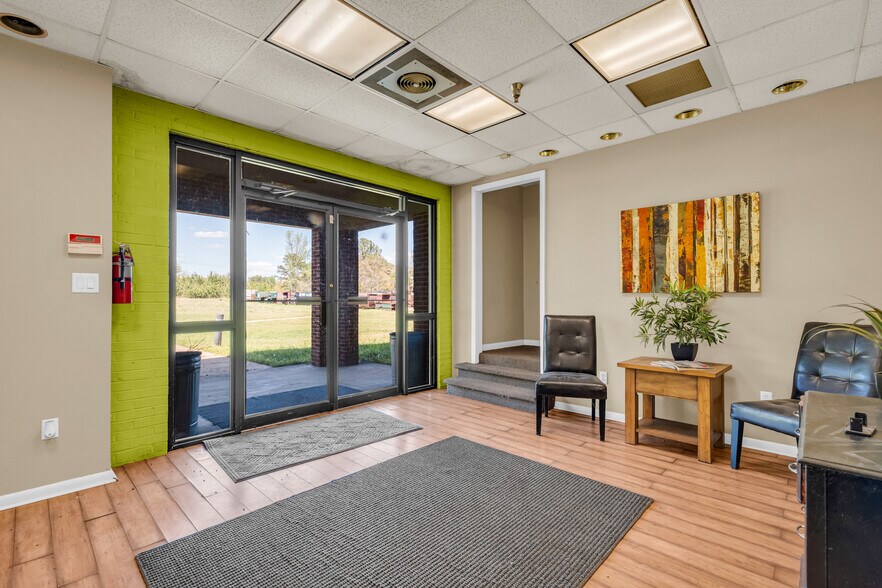 More Photos Of 8384 Highway 18, Vernon Flex For Sale