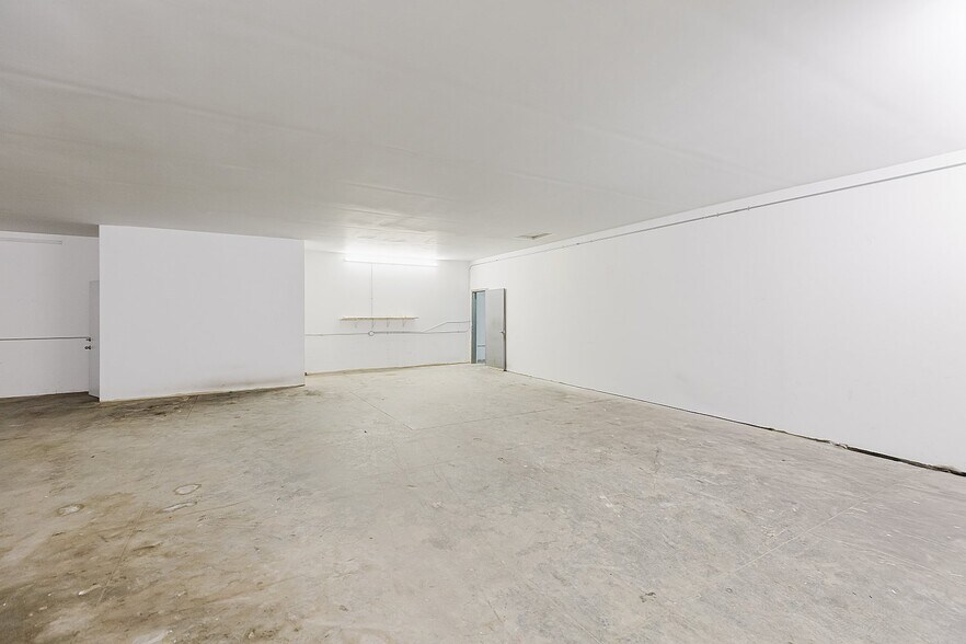 More Photos Of 965-973 E 31st St, Los Angeles Warehouse For Sale
