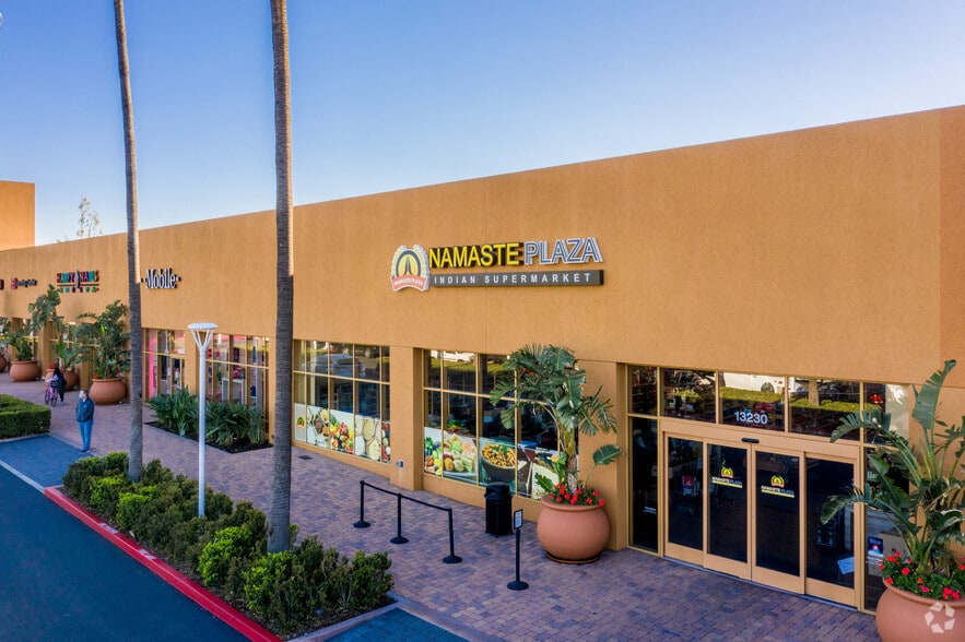 More Photos Of 2915-3011 El Camino Real, Tustin Unknown For Lease