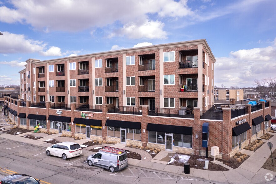 Primary Photo Of 1118 N Green St, McHenry Apartments For Lease