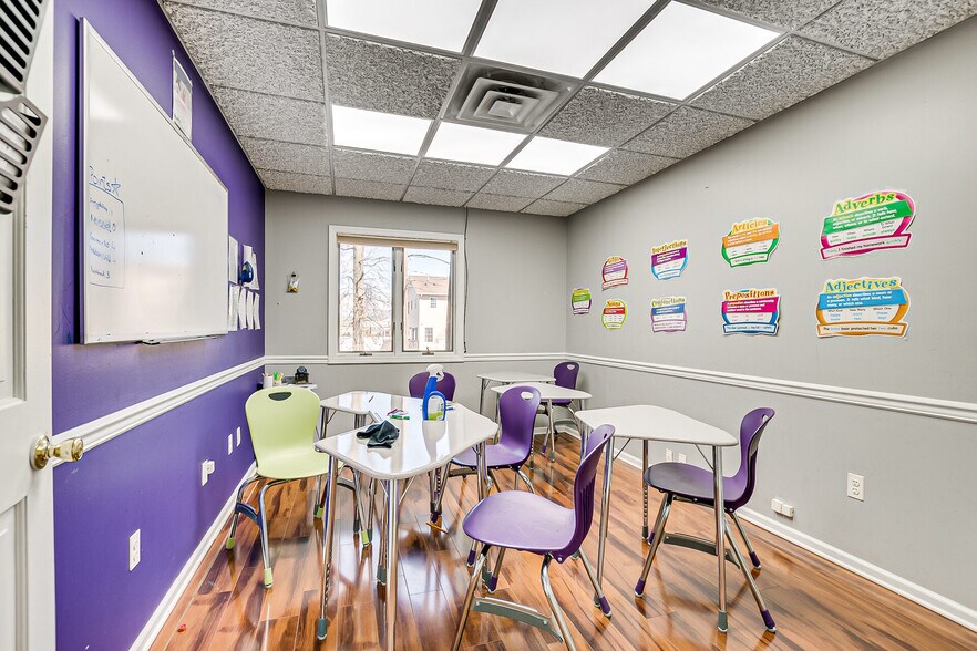 More Photos Of 894 Green St, Iselin Office For Lease