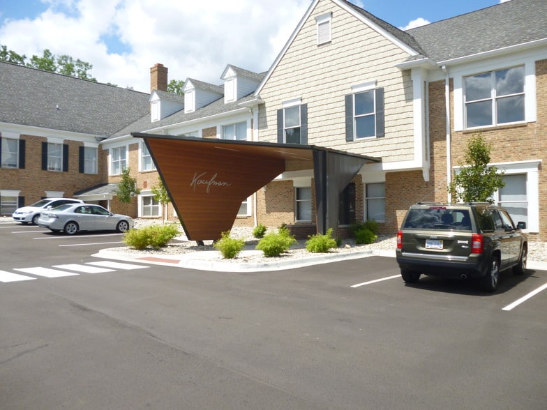 More Photos Of 30903 Northwestern Hwy, Farmington Hills Office For Lease