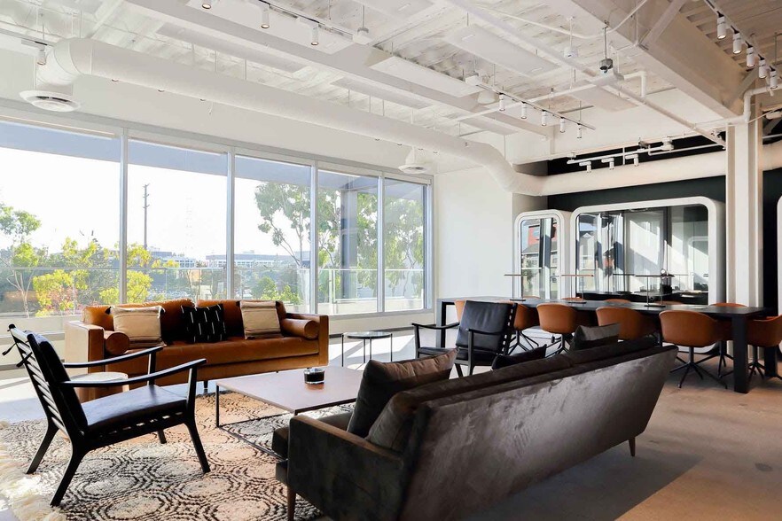 More Photos Of 1888 Rosecrans Ave, Manhattan Beach Office For Lease