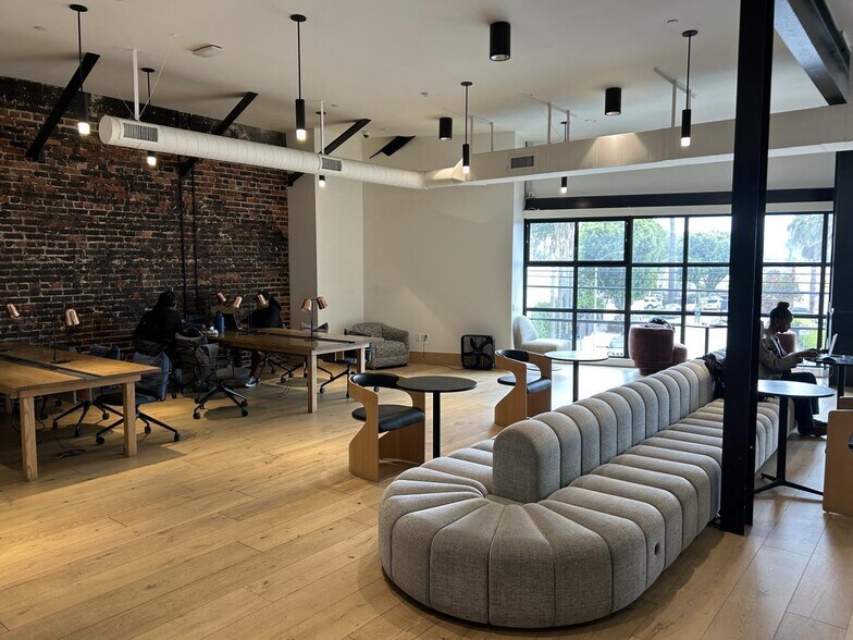 More Photos Of 5211 W Adams Blvd, Los Angeles Storefront Retail Office For Lease