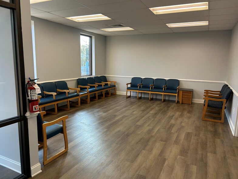More Photos Of 4550-4552 Empire Ct, Fredericksburg Office For Lease