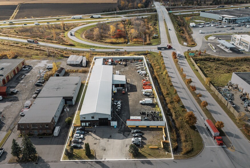 More Photos Of 2375 Boul Ford, Châteauguay Service For Lease