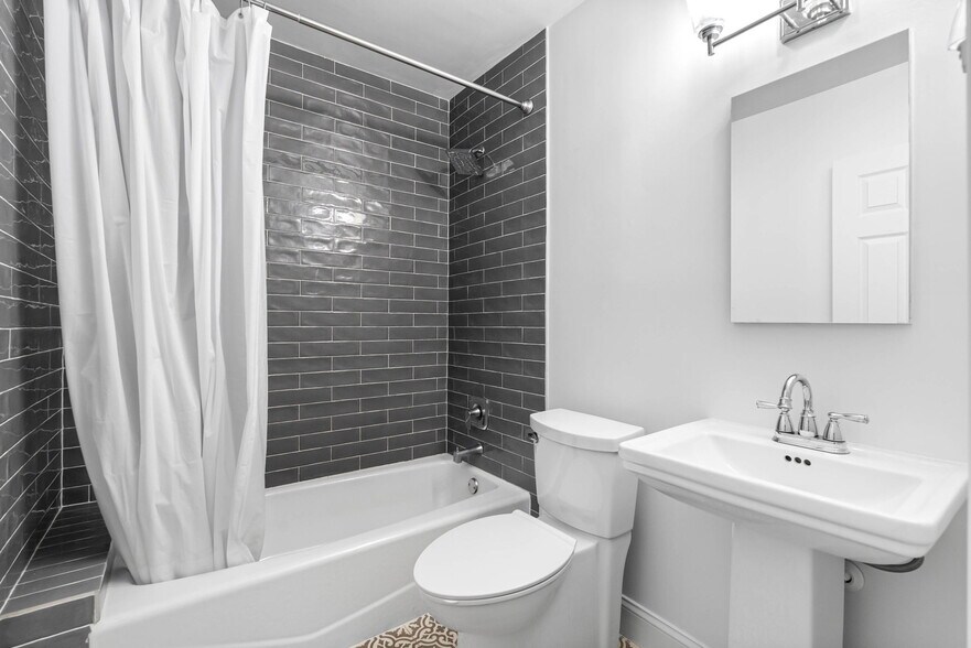 More Photos Of 2447 5th Ave S, Saint Petersburg Service For Lease