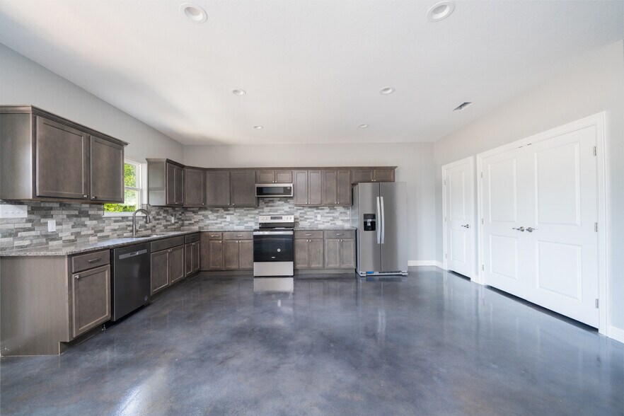More Photos Of 150 Stephens Rd, Hallsville Apartments For Sale