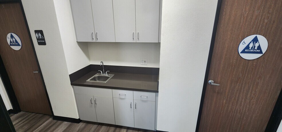 More Photos Of 22532 Avenida Empressa, Rancho Santa Margarita Distribution For Lease