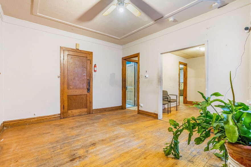 More Photos Of 6021 W Roosevelt Rd, Cicero Auto Repair For Sale