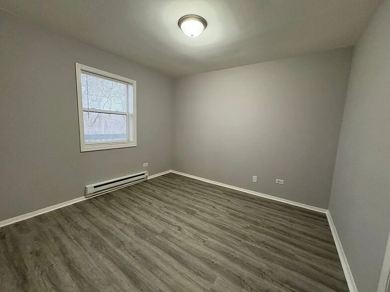 More Photos Of 14513-14523 S Kedzie Ave, Posen Apartments For Sale