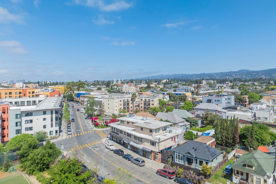 More Photos Of 3700 E 12th St, Oakland Storefront Retail Office For Lease