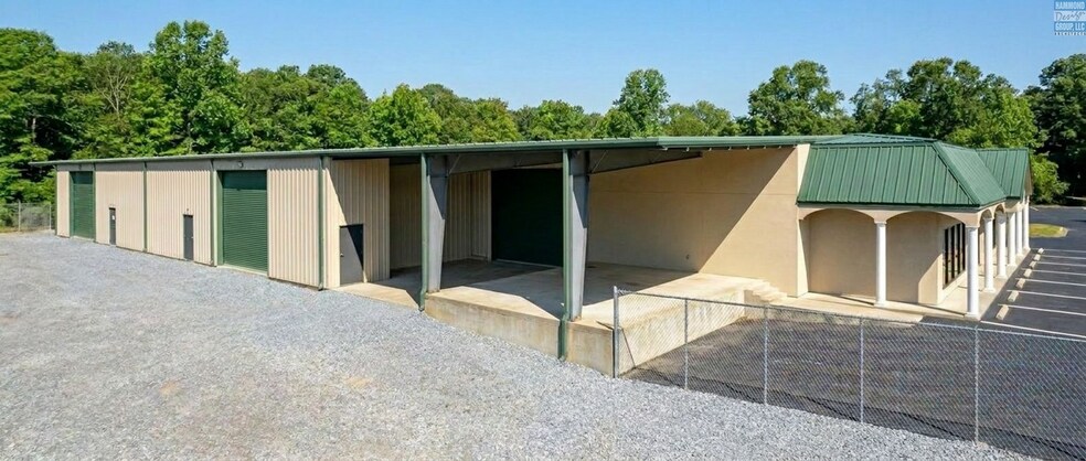 More Photos Of 3050 W Tharpe St, Tallahassee Warehouse For Lease