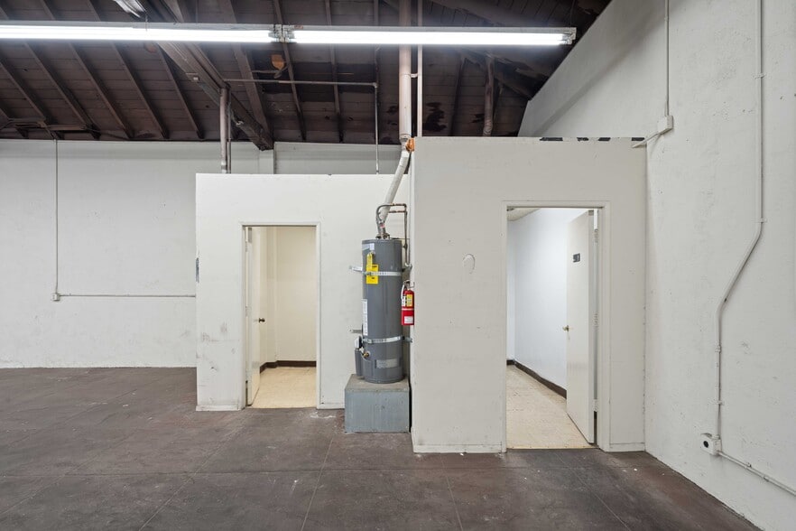 More Photos Of 215 W 15th St, Los Angeles Warehouse For Sale