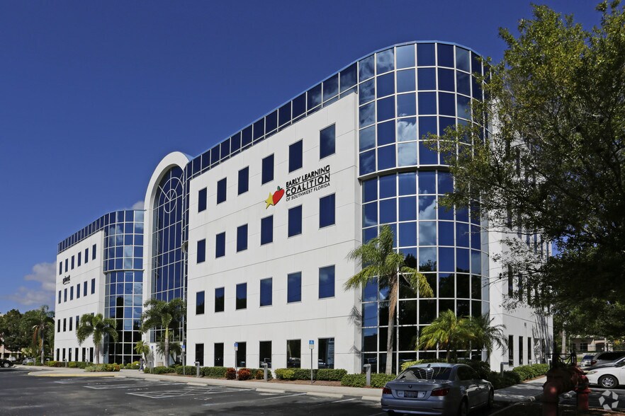 More Photos Of 2675 Winkler Ave, Fort Myers Medical For Sale