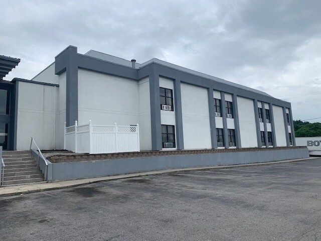 More Photos Of 2021 E Spring St, Cookeville Hotel For Sale