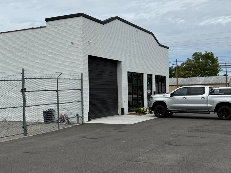 More Photos Of 424 Hackney Ave, Washington Industrial For Sale