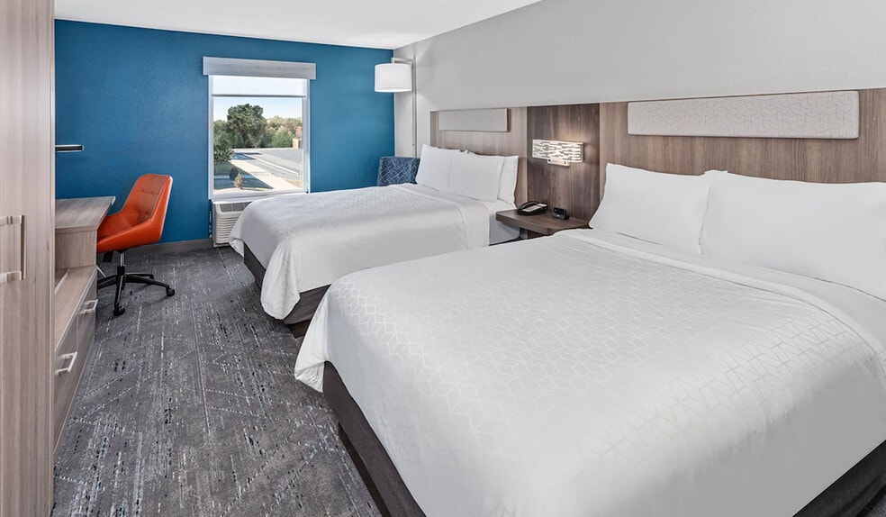 More Photos Of 2595 Bunker Hill Dr, Algonquin Hotel For Sale