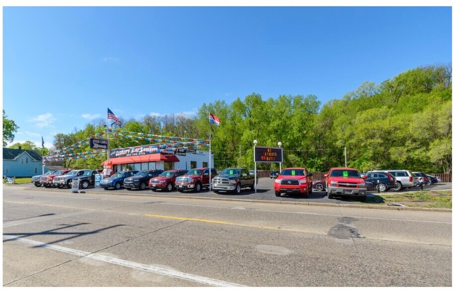 More Photos Of 1035 N Concord St, South Saint Paul Auto Dealership For Sale