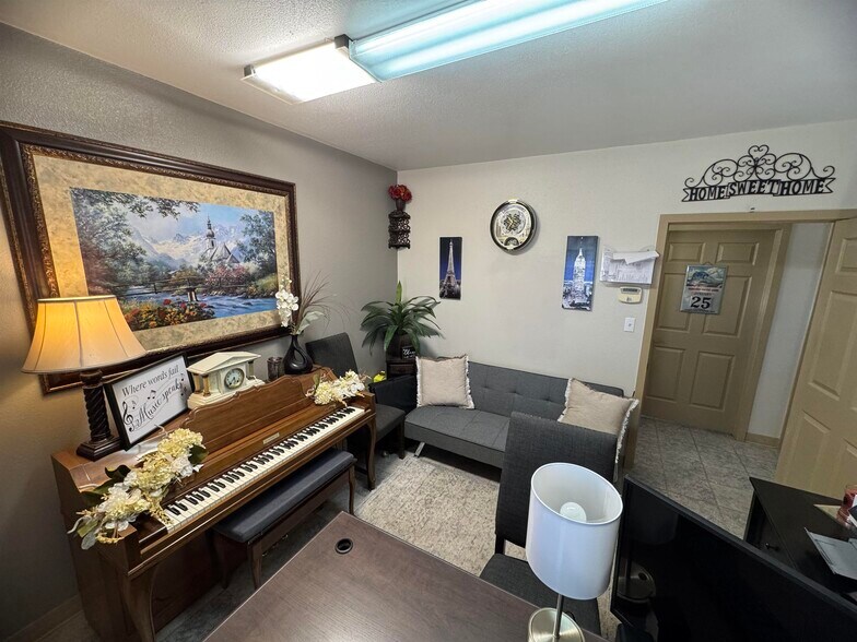 More Photos Of 1909 Indian Wells Rd, Alamogordo Loft Creative Space For Sale