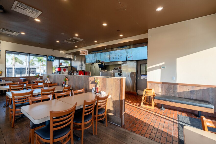 More Photos Of 201 W Foothill Blvd, Rialto Fast Food For Sale