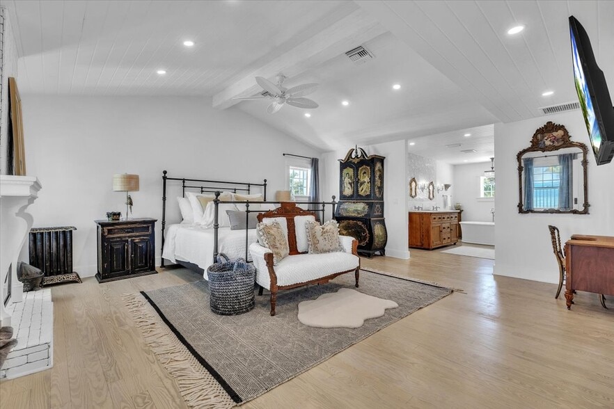 More Photos Of 8241 Main St, Bokeelia General Retail For Sale