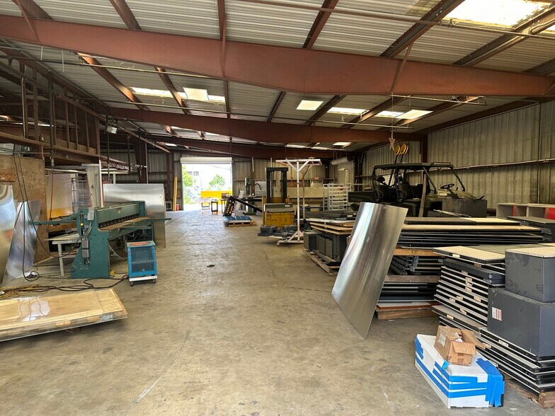 More Photos Of 1730 Hill Ave, Mangonia Park Service For Lease