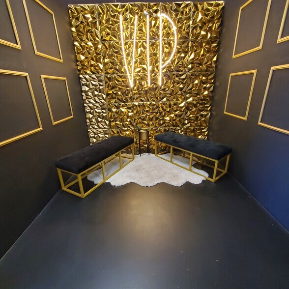 More Photos Of 9409 Sage Meadow Trl, Fort Worth Freestanding For Lease