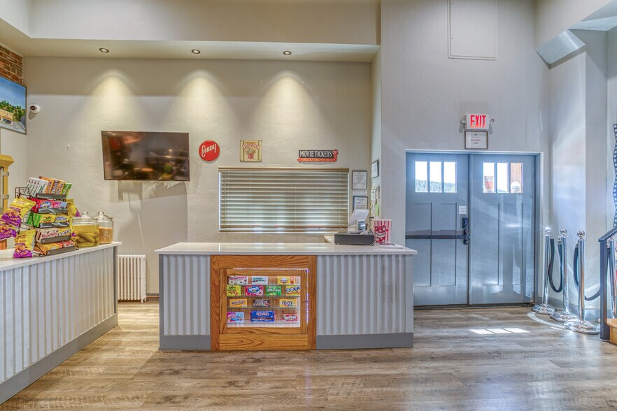 More Photos Of 418 Pagosa St, Pagosa Springs Movie Theatre For Sale